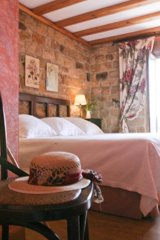 Mayas Guest house