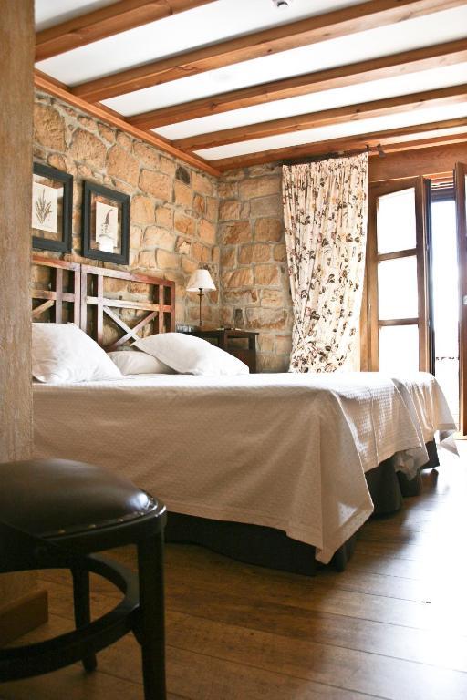 Mayas Guest house